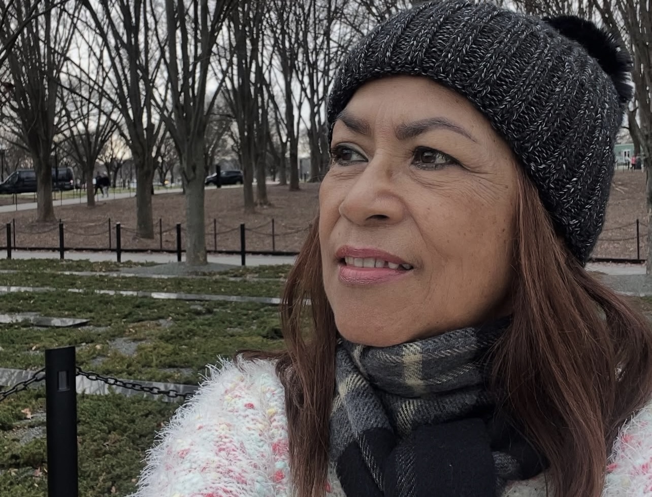 A ti, mamá… y a todas las que brillan con amor